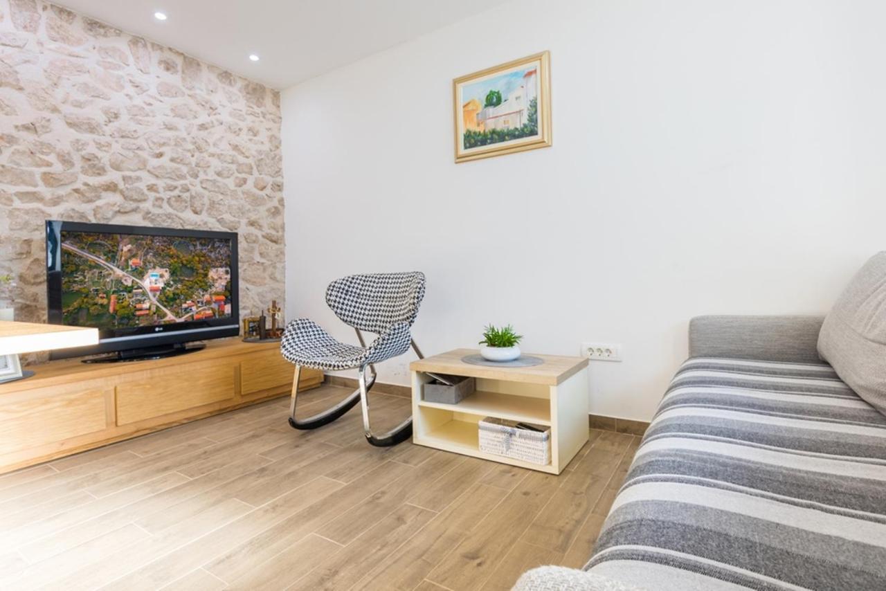 Dvori Stipanovi With Heated Pool And Jacuzzi Villa Donje Rascane Exterior photo